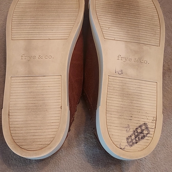 Frye, Lena Leather Zip top Dip Dye look Leather low sneakers!!! - Picture 3 of 4